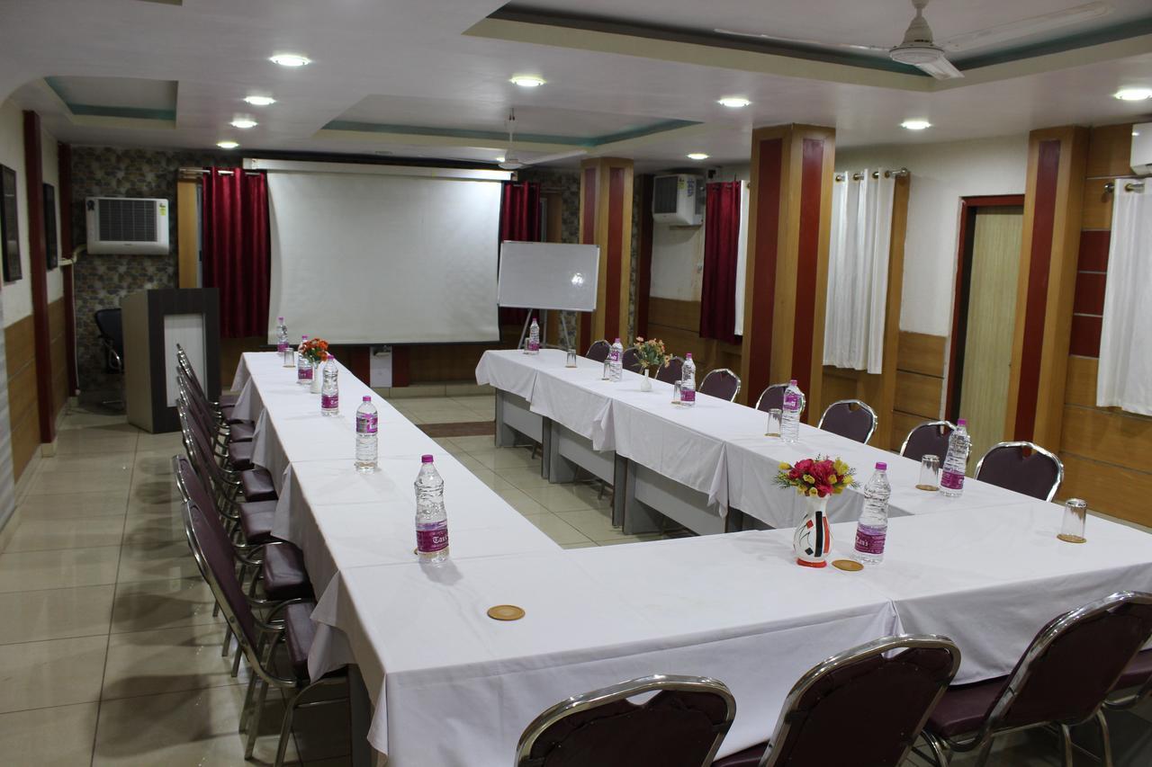 Hotel Cradle Inn Ранчи Екстериор снимка