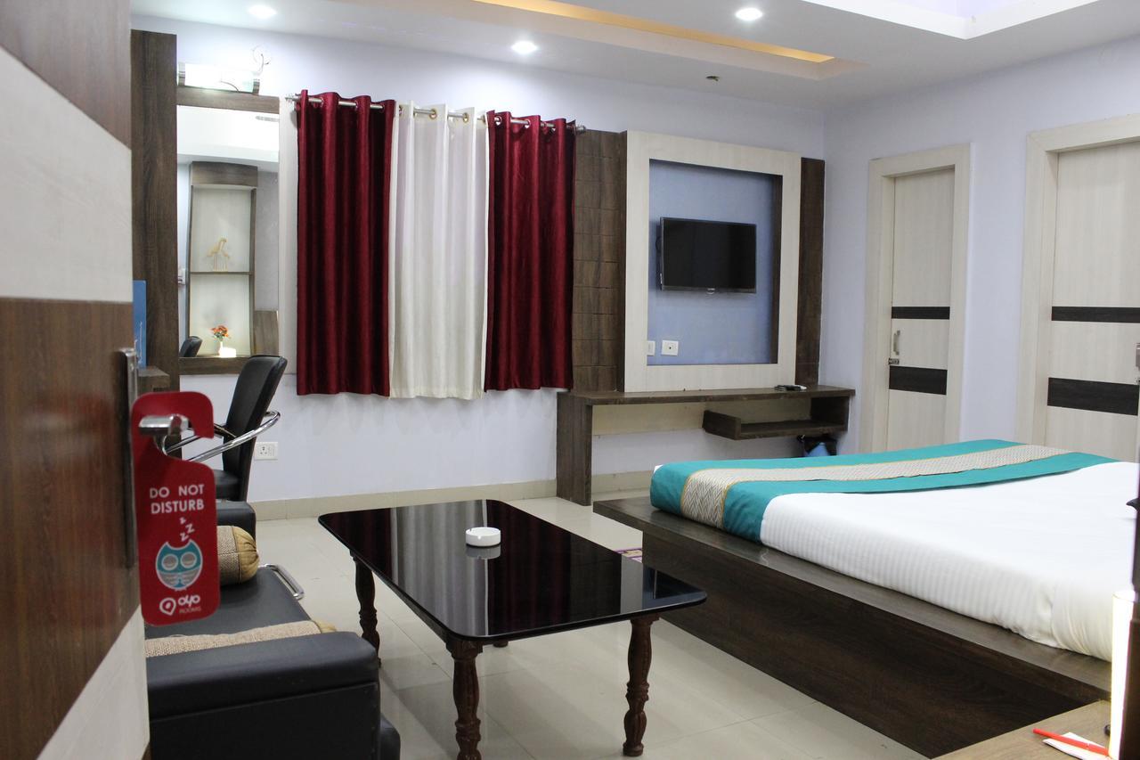 Hotel Cradle Inn Ранчи Екстериор снимка